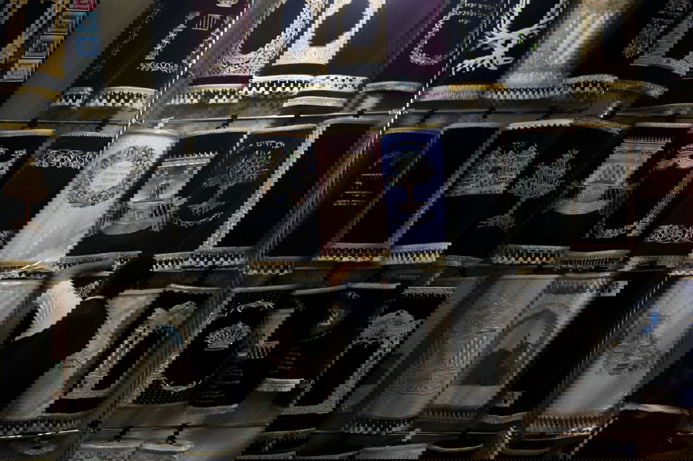 כך תופרים פרוכות - לארון קודש וספרי תורה