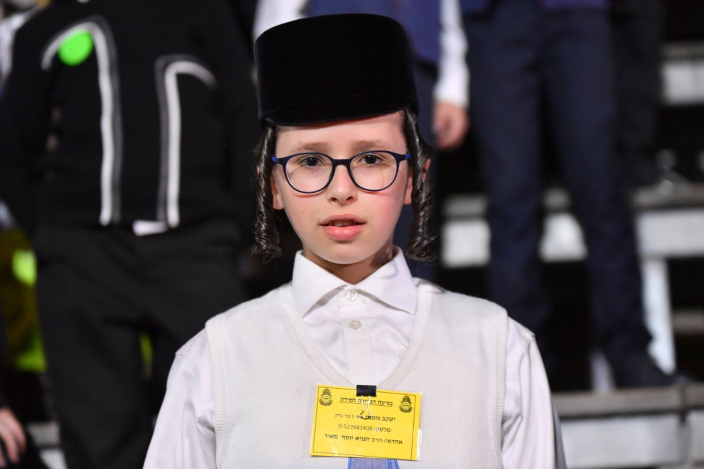 חודש השמחה בויז'ניץ נפתח במירון. תיעוד