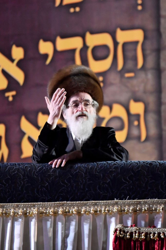 חודש השמחה בויז'ניץ נפתח במירון. תיעוד