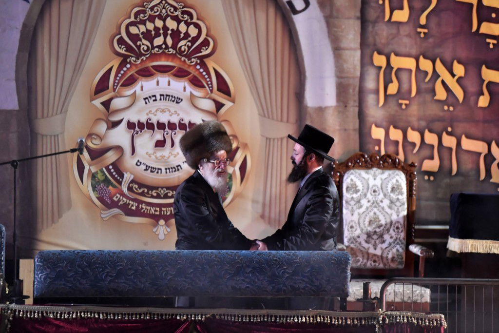 חודש השמחה בויז'ניץ נפתח במירון. תיעוד