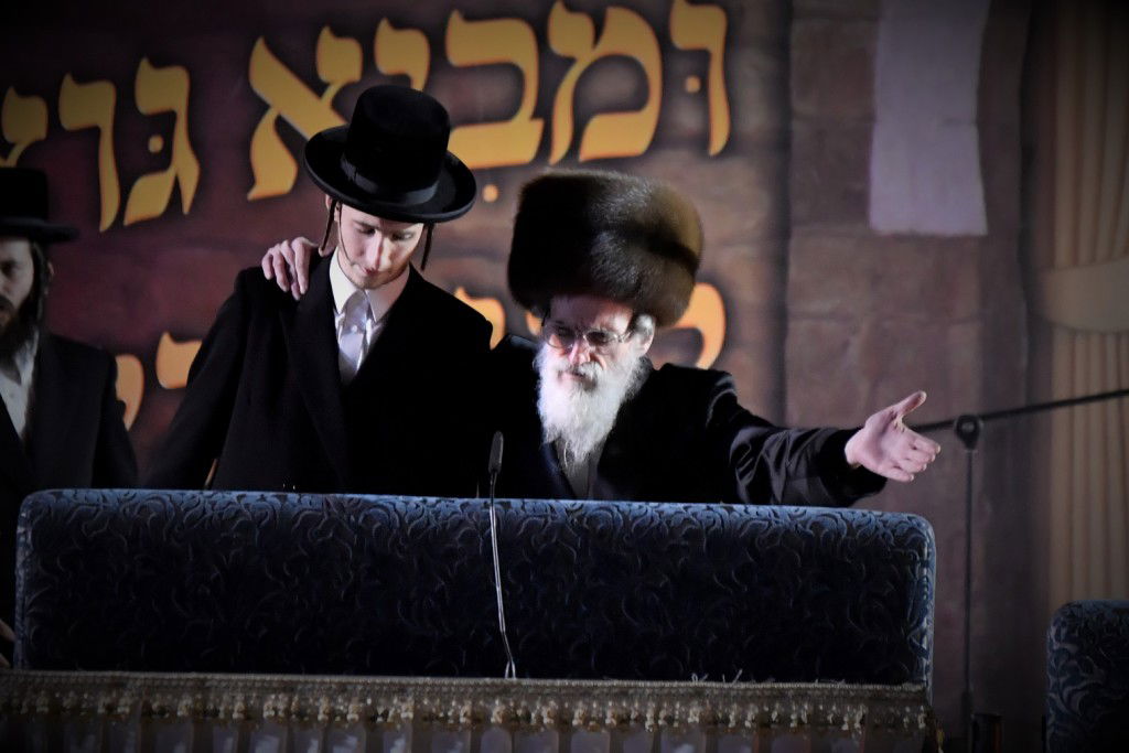 חודש השמחה בויז'ניץ נפתח במירון. תיעוד