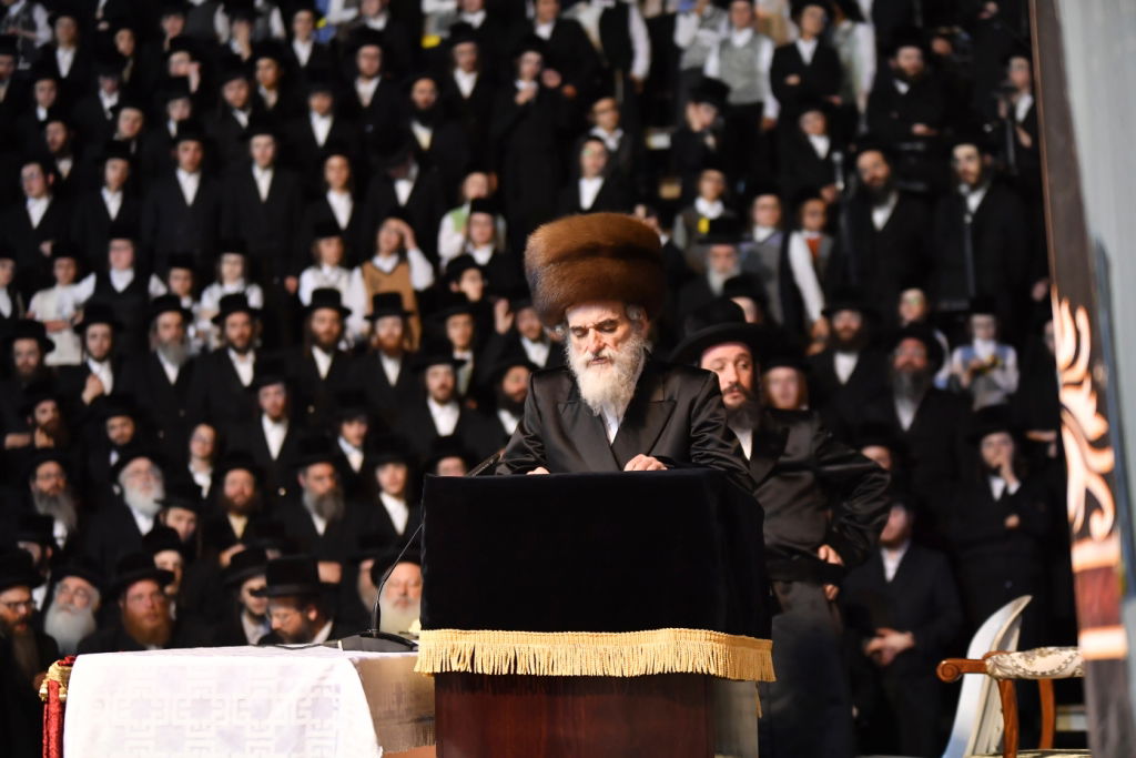 חודש השמחה בויז'ניץ נפתח במירון. תיעוד