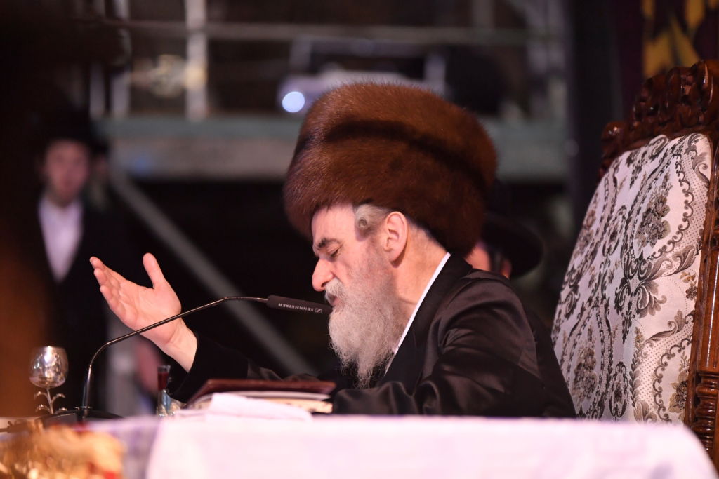 חודש השמחה בויז'ניץ נפתח במירון. תיעוד