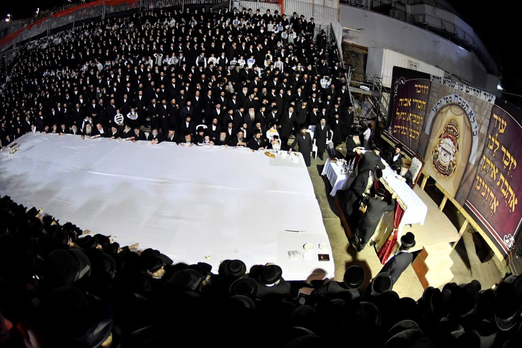 חודש השמחה בויז'ניץ נפתח במירון. תיעוד