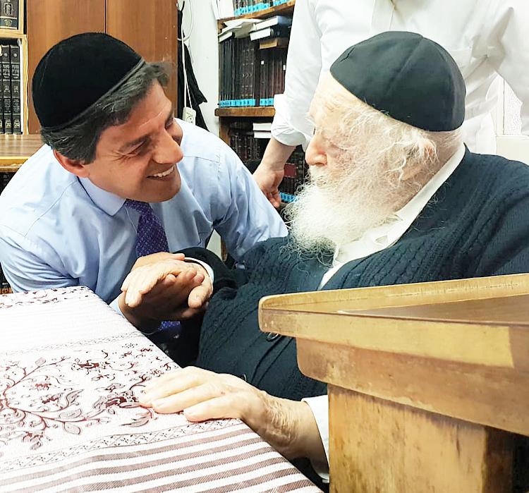 השחקן ורב הסלבס במעונו של שר התורה