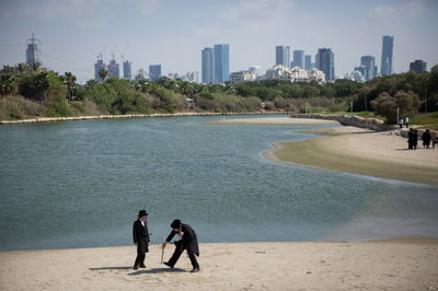 התחזית: חם מהרגיל, ייתכן טפטוף עד גשם קל