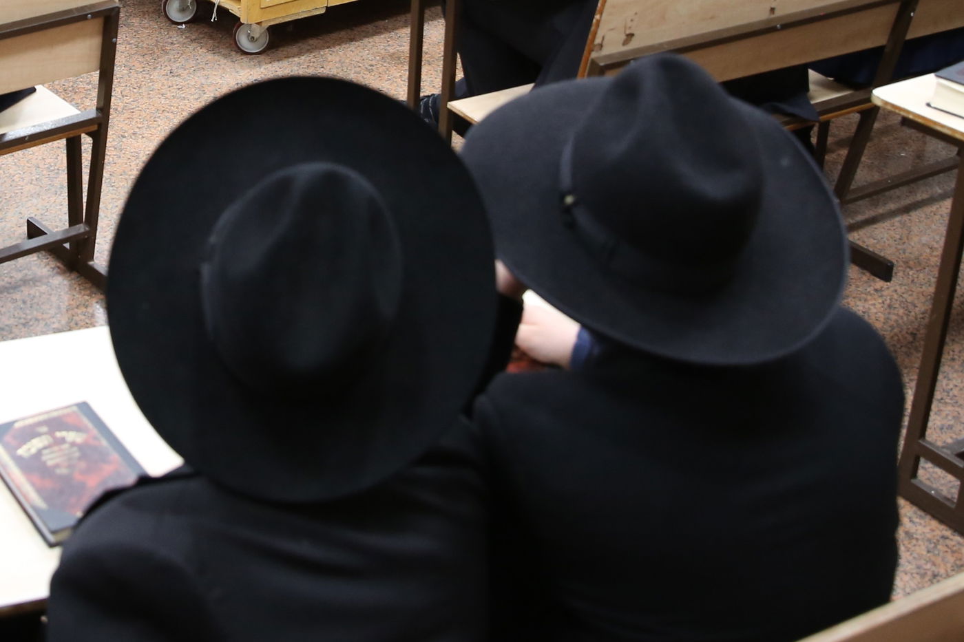 בחורי ישיבה, אילוסטרציה