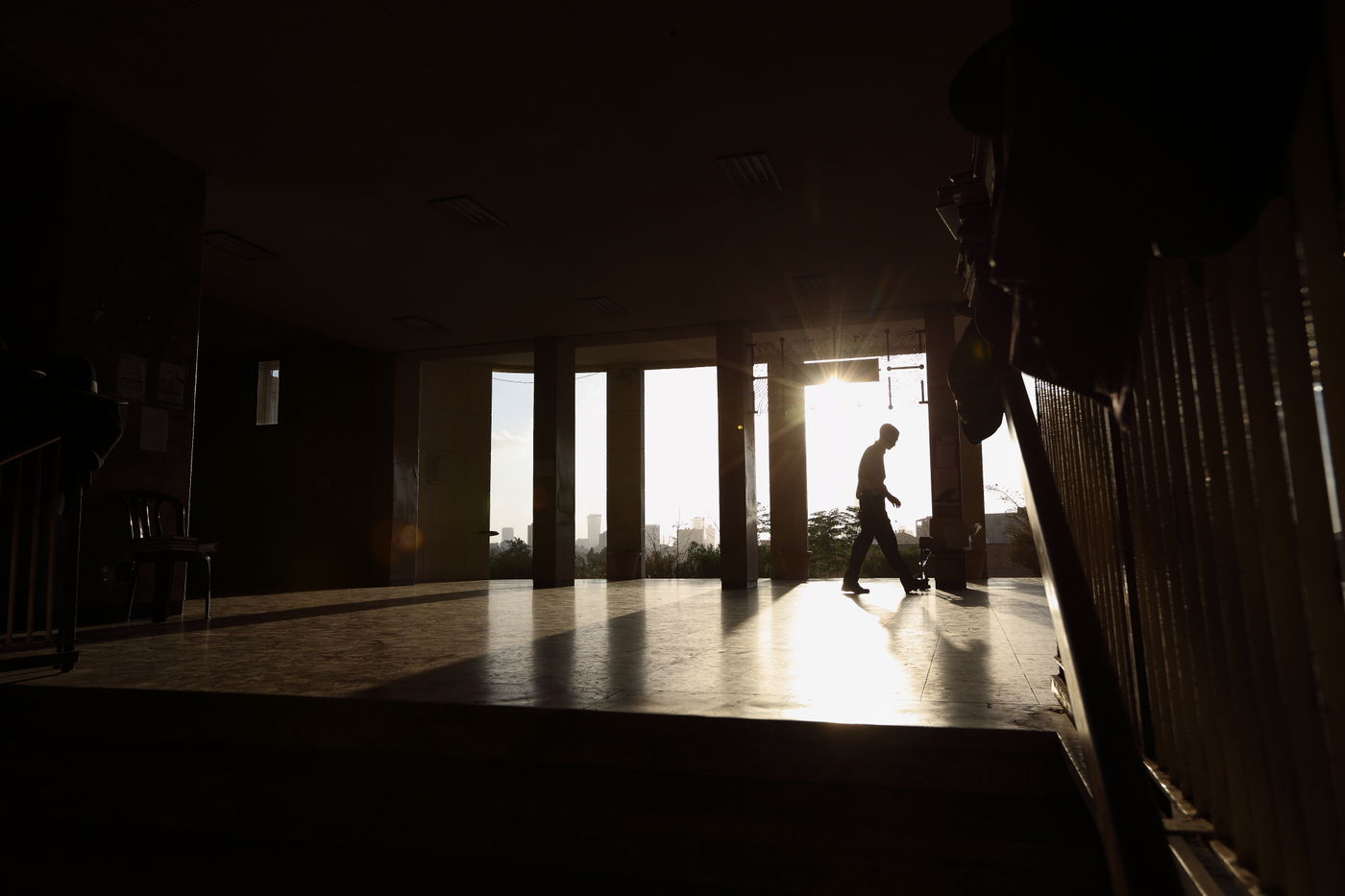 בחור ישיבה, בפוניבז'. אילוסטרציה