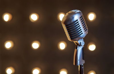 סיני מגיש לכבוד יום ההולדת: 'דע דע דע'