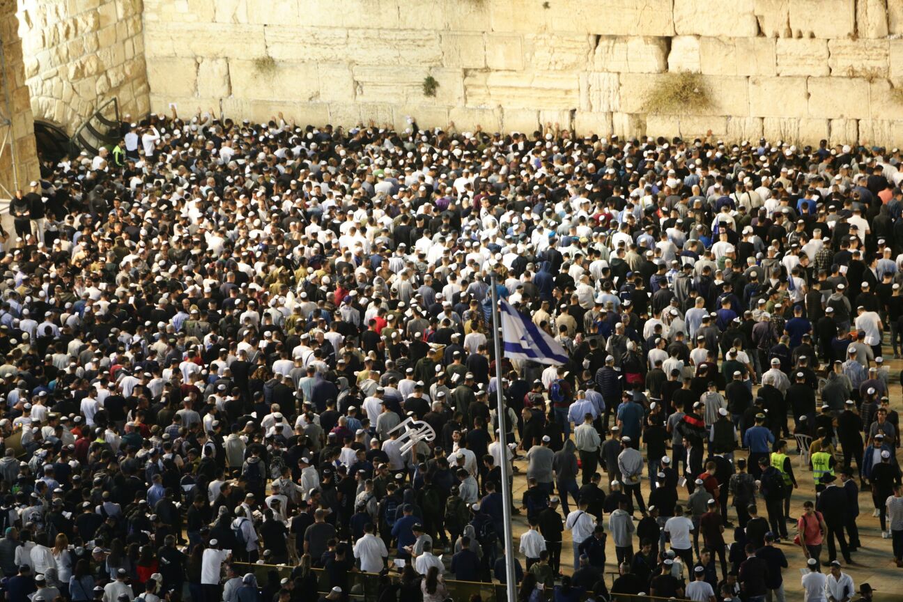 רבבות הגיעו לכותל, התקשורת התעלמה