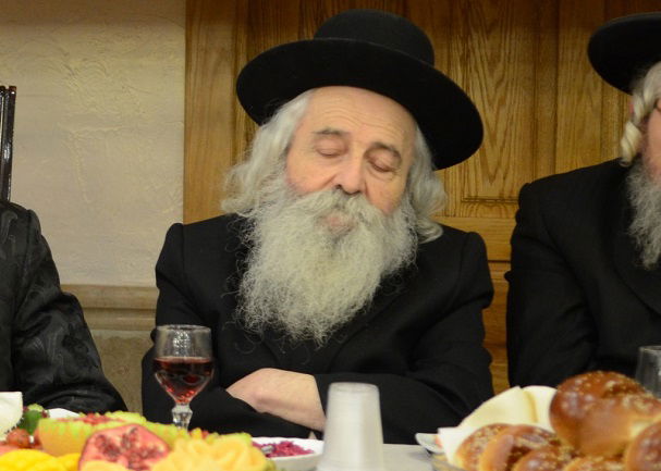 הידרדרות במצבו של הגרי"ד טורצ'ין, מנהיג קהילת 'פרושים'