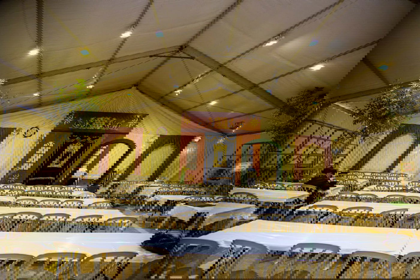 מעמד קבלת פנים ו'טיש' נעילת החג בדז'יקוב ויז'ניץ