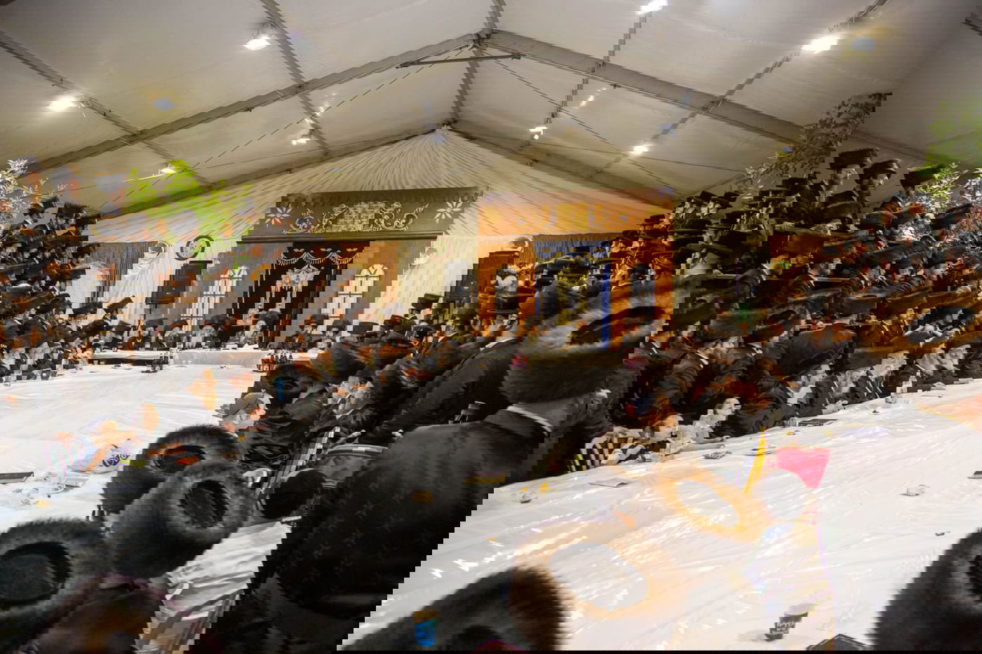 מעמד קבלת פנים ו'טיש' נעילת החג בדז'יקוב ויז'ניץ