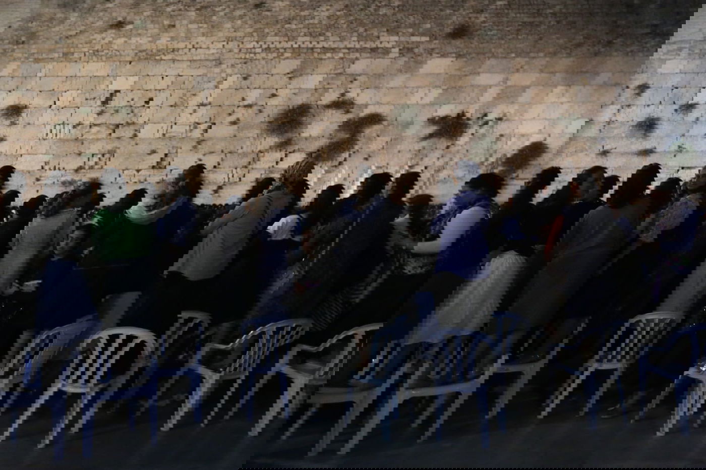 תיעוד: אלפי עמלי התורה שרו ורקדו בכותל המערבי