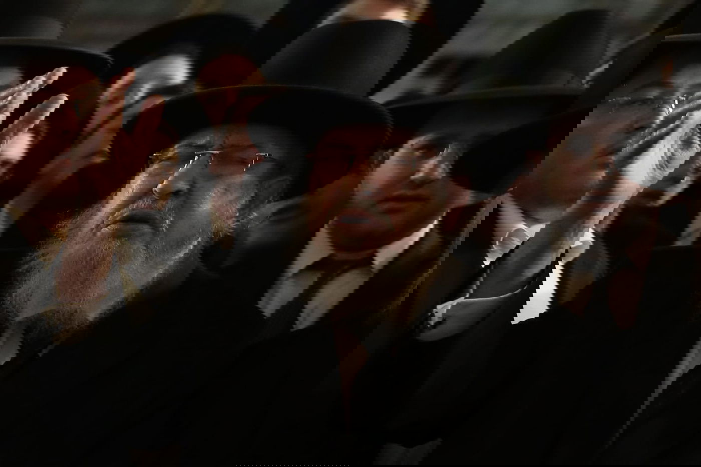 תיעוד: אלפי עמלי התורה שרו ורקדו בכותל המערבי