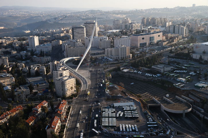 גשר המיתרים, אל תתקרבו אליו בשנים הקרובות