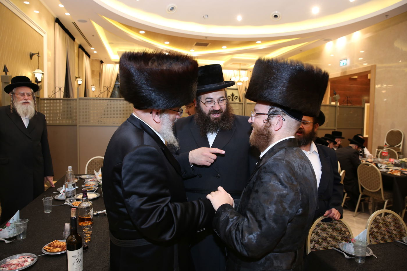 שמחת אירוסי בת העסקן הבעלזאי ר' שייעל'ה וינברגר