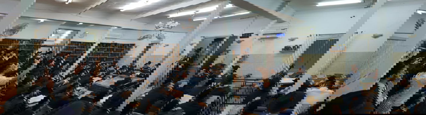 תיעוד: עצרת חיזוק בבית הכנסת שנפרץ וחולל