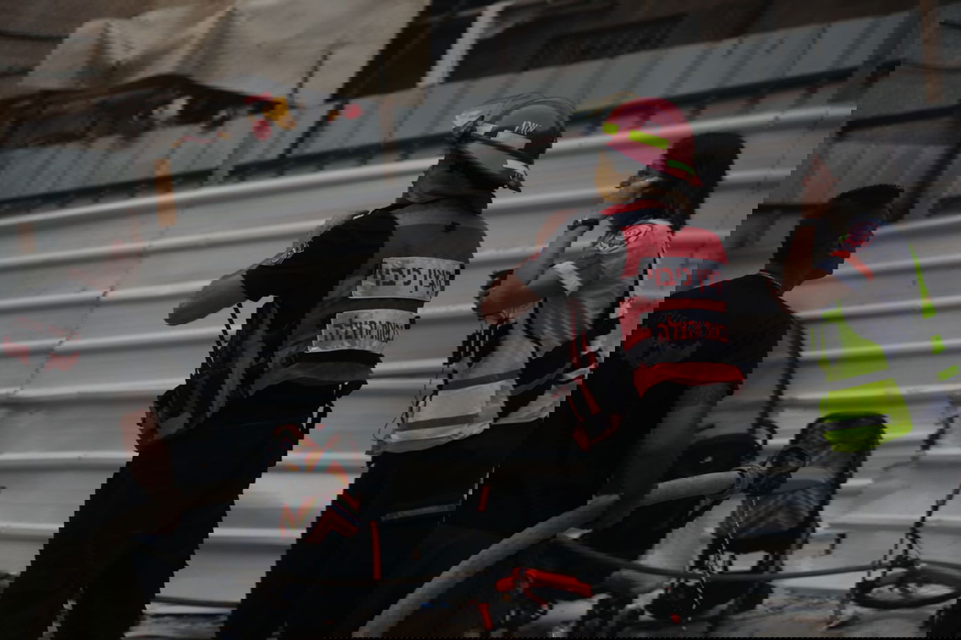 דיירת הבניין ל'כיכר השבת': "ילד הדליק אש וזה התפשט" • צפו