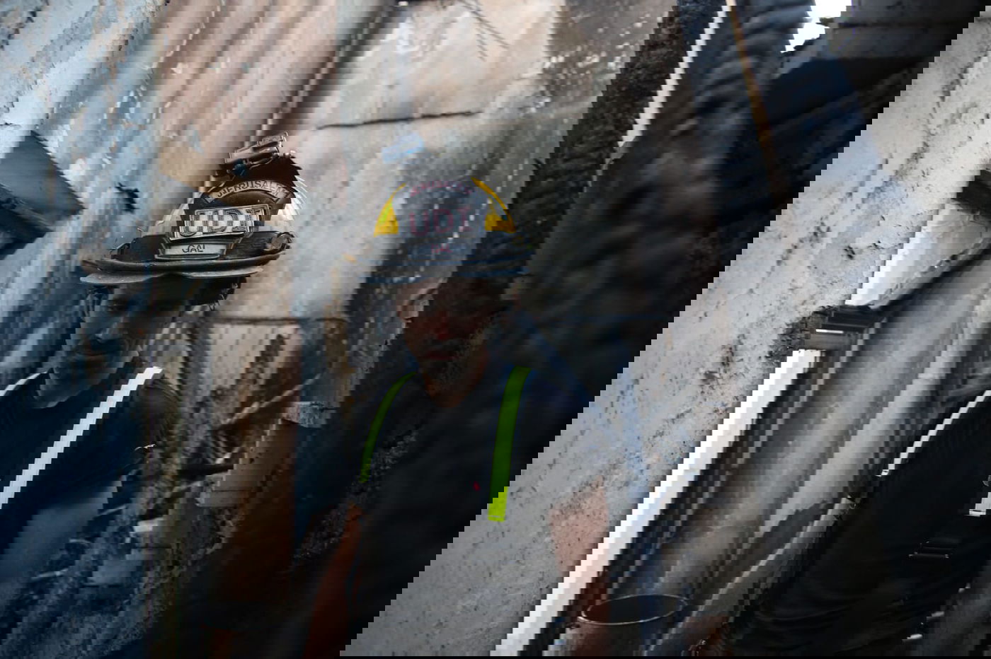 דיירת הבניין ל'כיכר השבת': "ילד הדליק אש וזה התפשט" • צפו