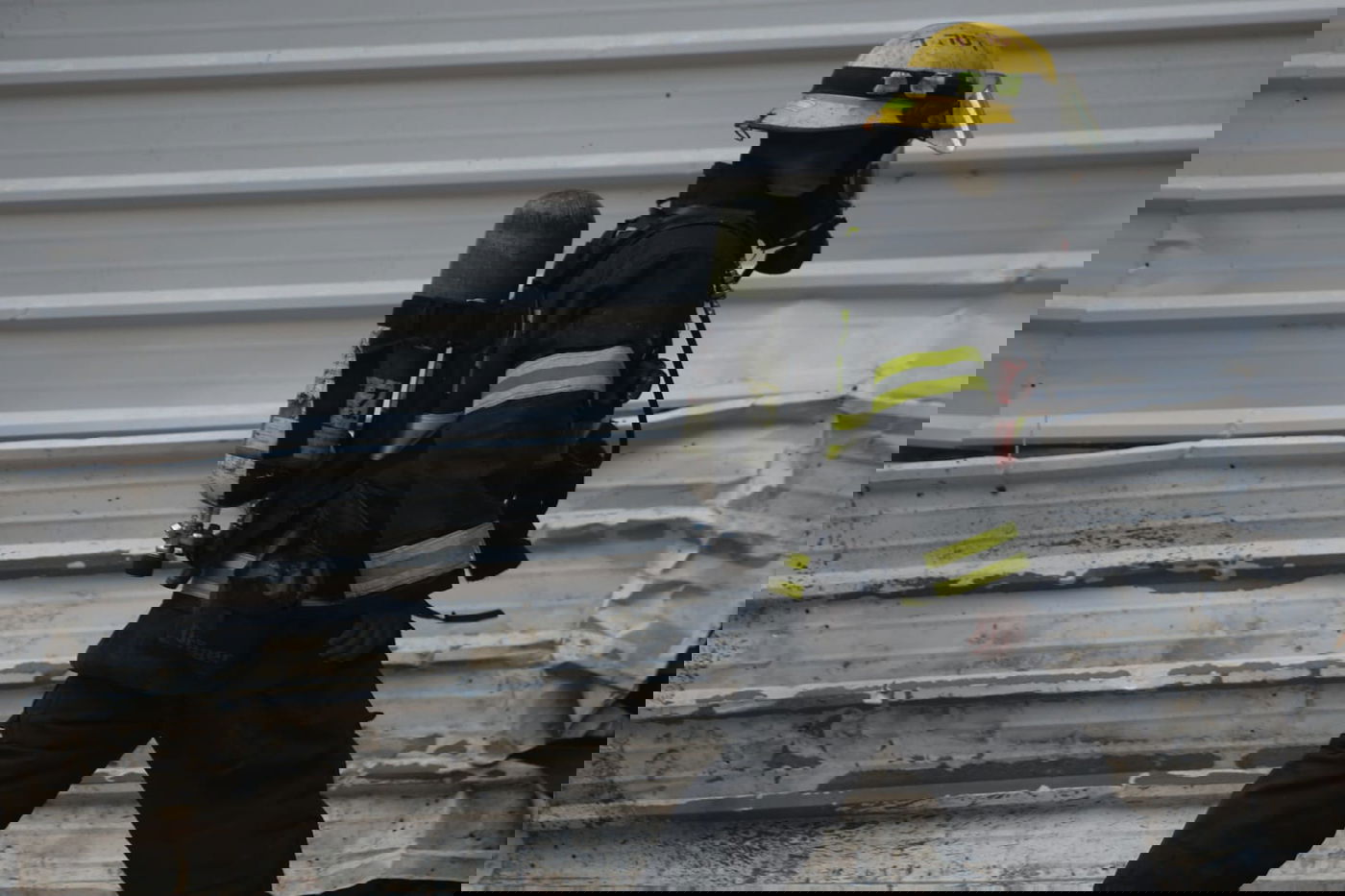 דיירת הבניין ל'כיכר השבת': "ילד הדליק אש וזה התפשט" • צפו