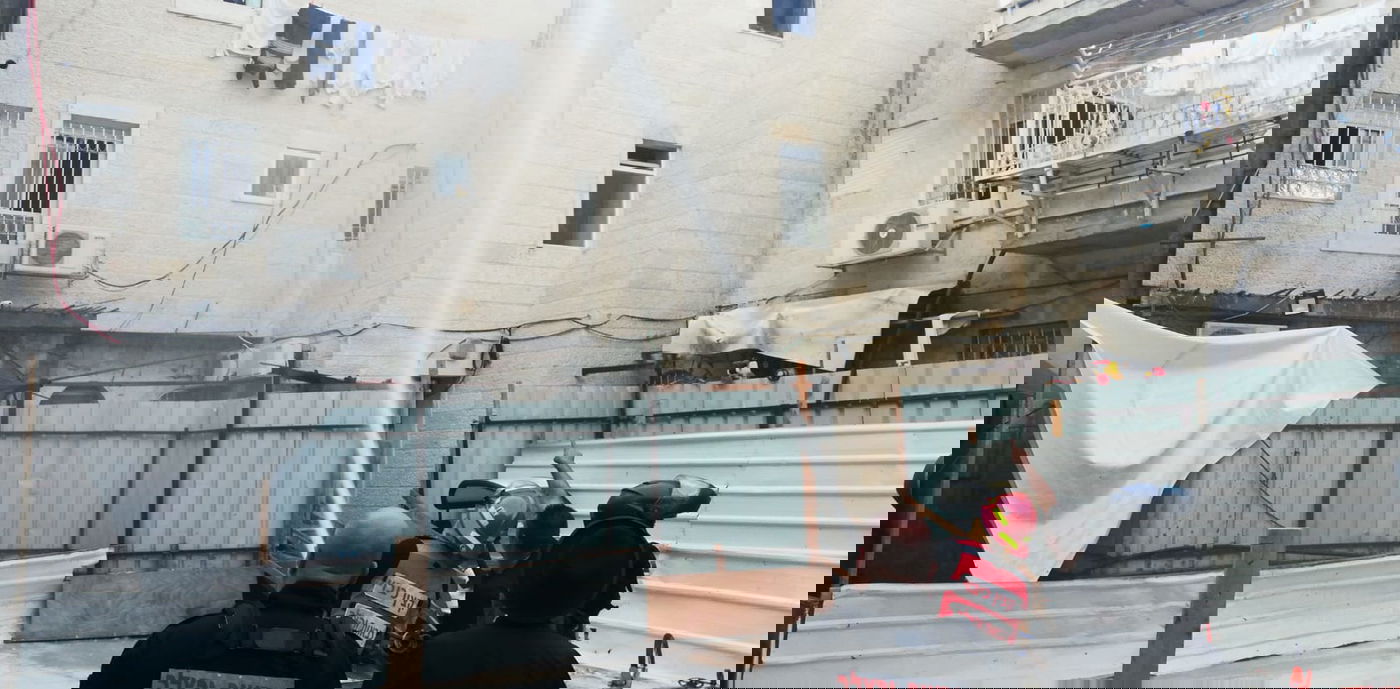 שריפה פרצה בבניין בן 4 קומות בירושלים