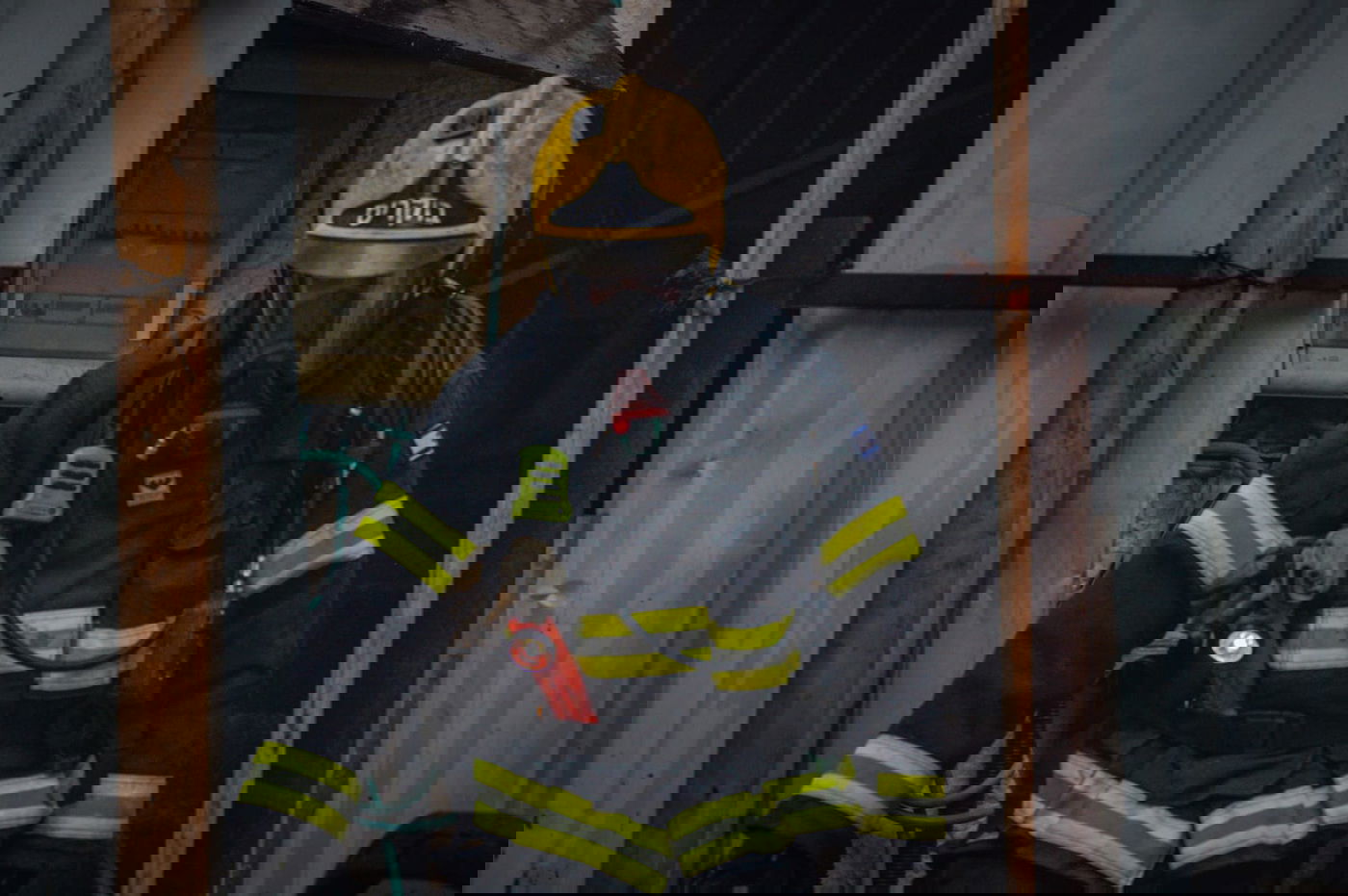 שריפה פרצה בבניין בן 4 קומות בירושלים