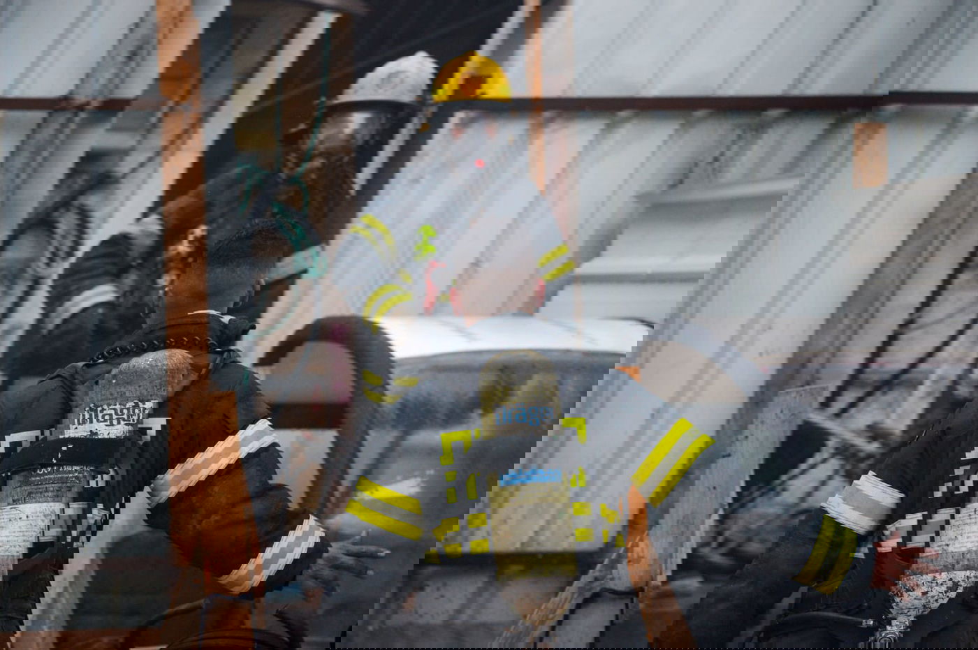 שריפה פרצה בבניין בן 4 קומות בירושלים