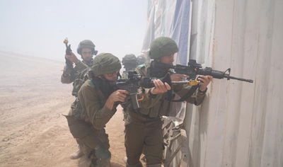 כך מתרגלים פשיטה על כפר של חיזבאללה