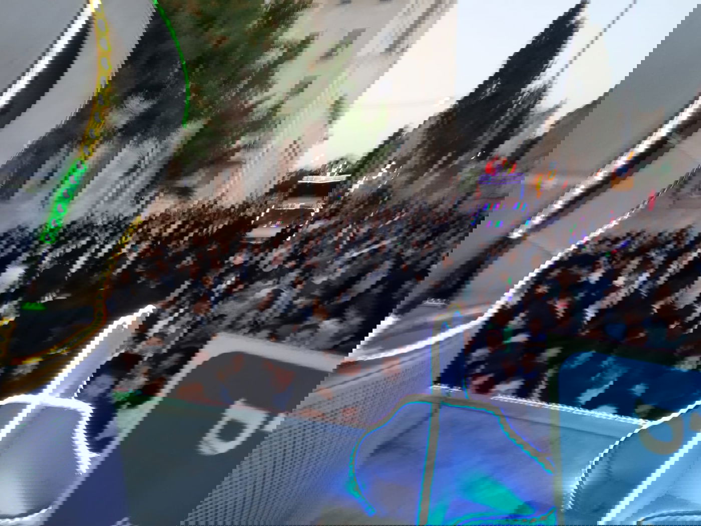 הנגיד יוסל טבאק תרם ס"ת לישיבת בריסק. תיעוד