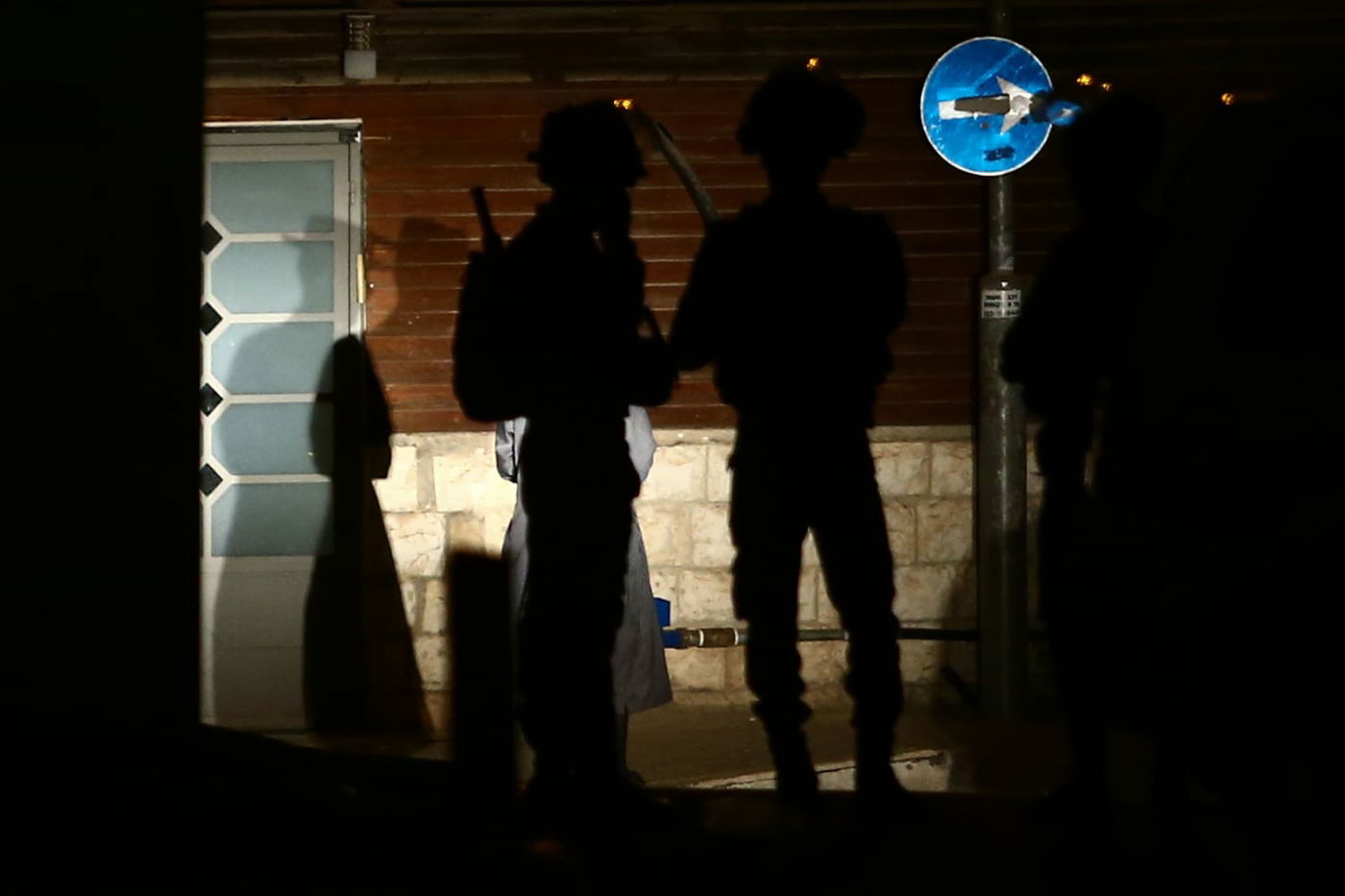 המשטרה פשטה על שכונת מאה שערים ועצרה 5 חשודים