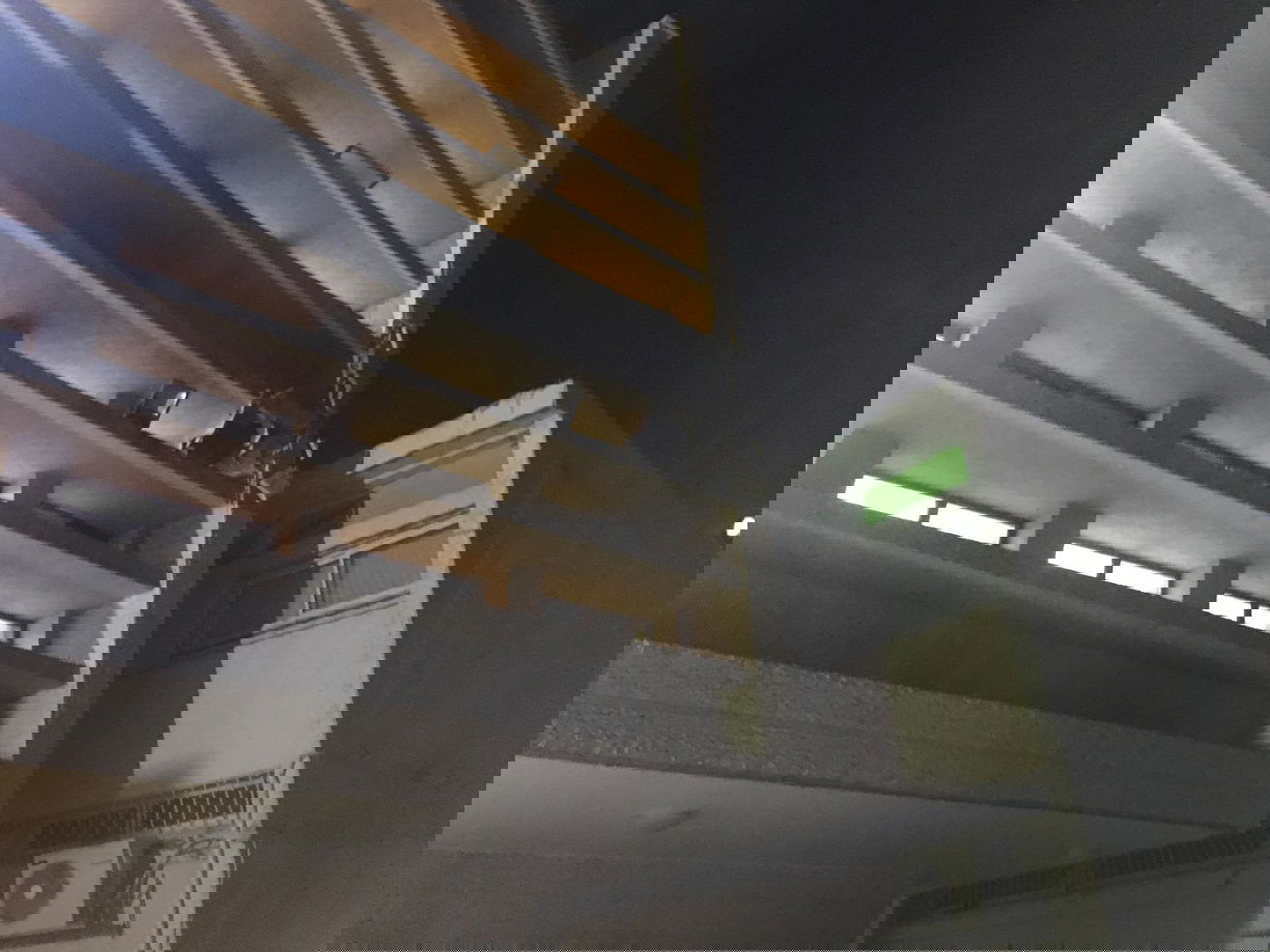 רקטה שוגרה מעזה ופגעה בישיבה בשדרות