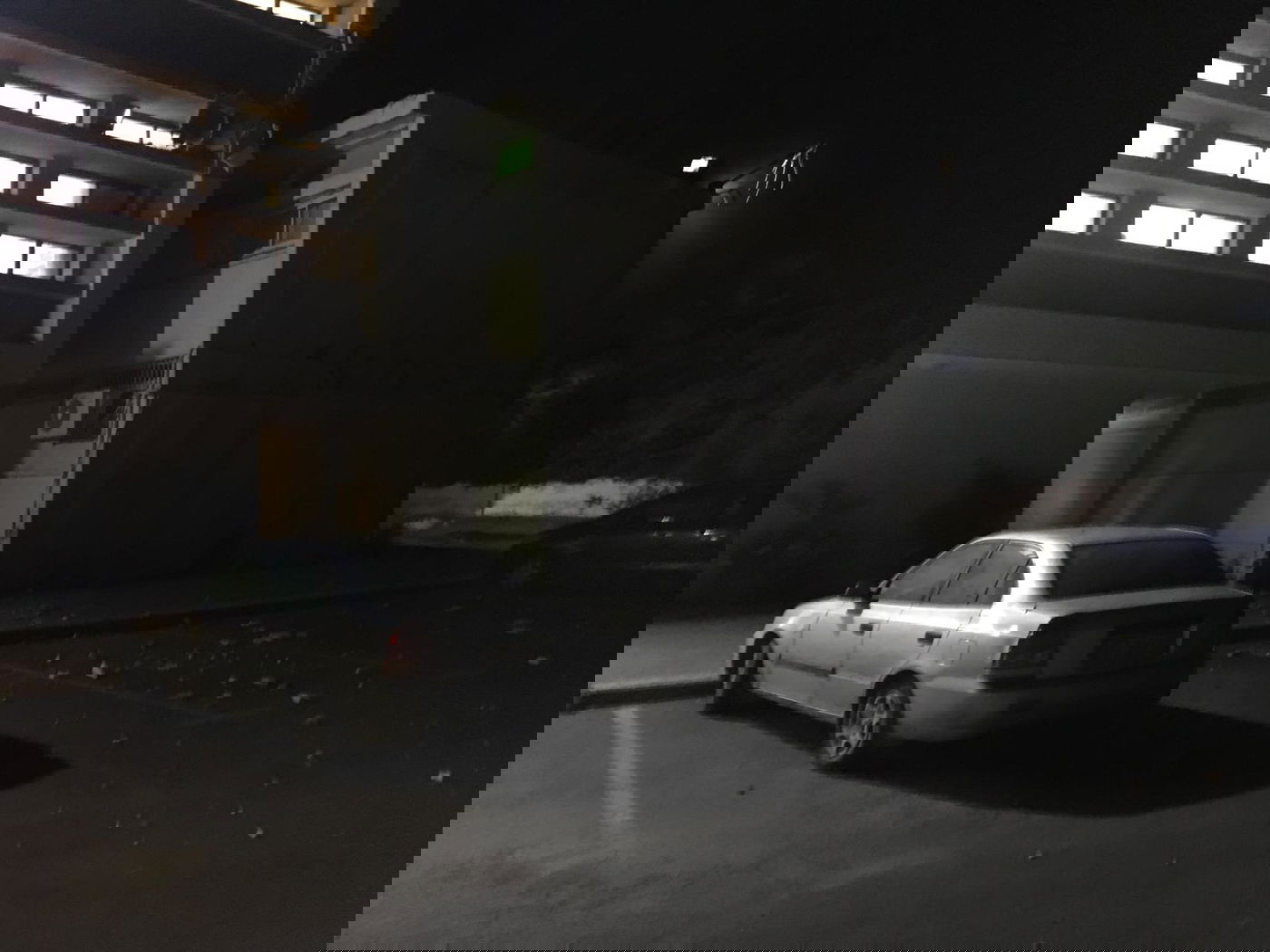 רקטה שוגרה מעזה ופגעה בישיבה בשדרות