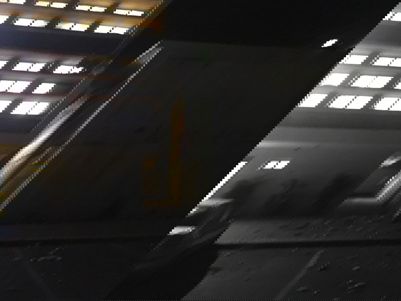 רקטה שוגרה מעזה ופגעה בישיבה בשדרות