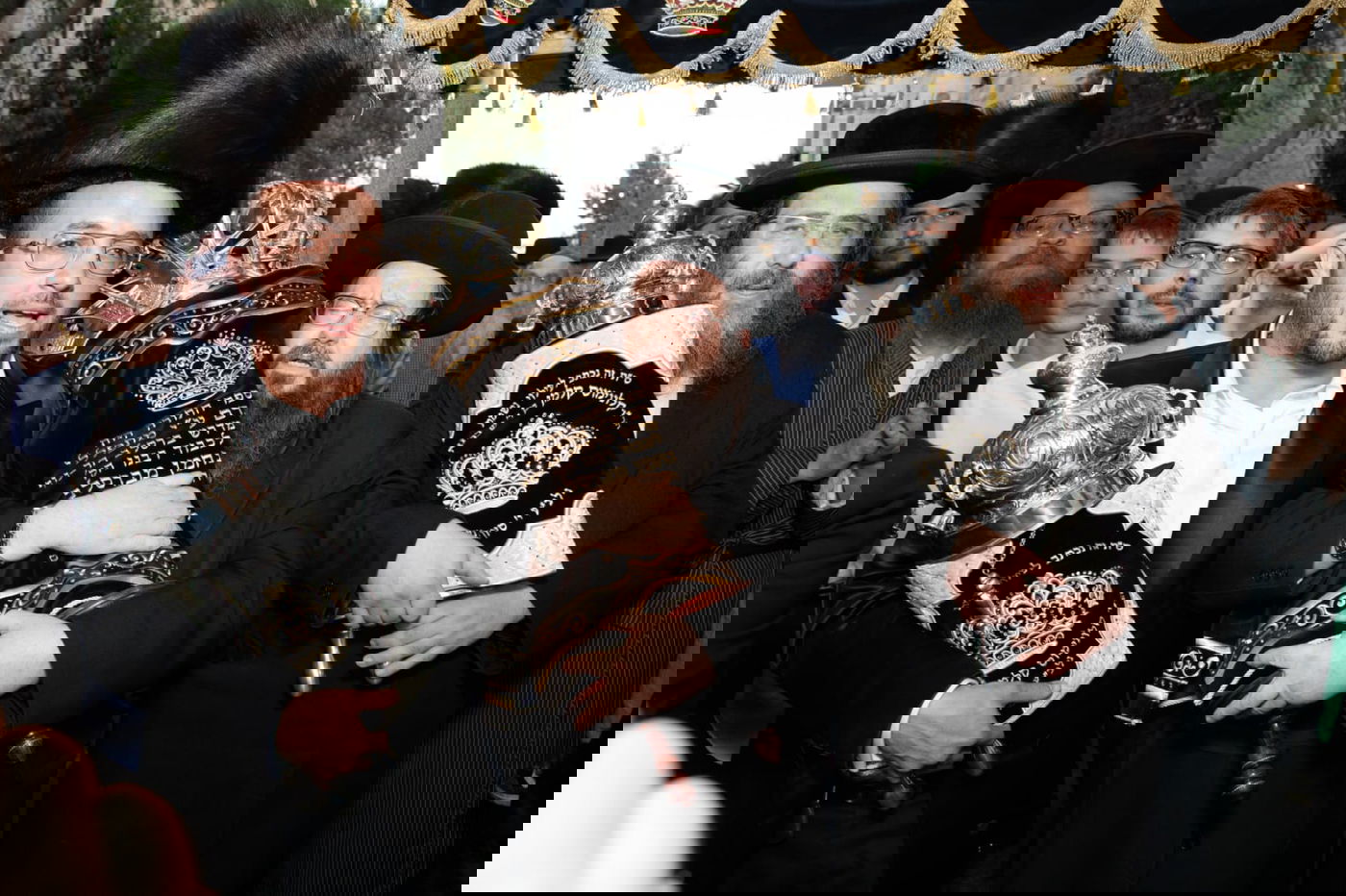 שני ספרי תורה לע"נ המשפיע רבי קלמן גולדשמידט זצ"ל