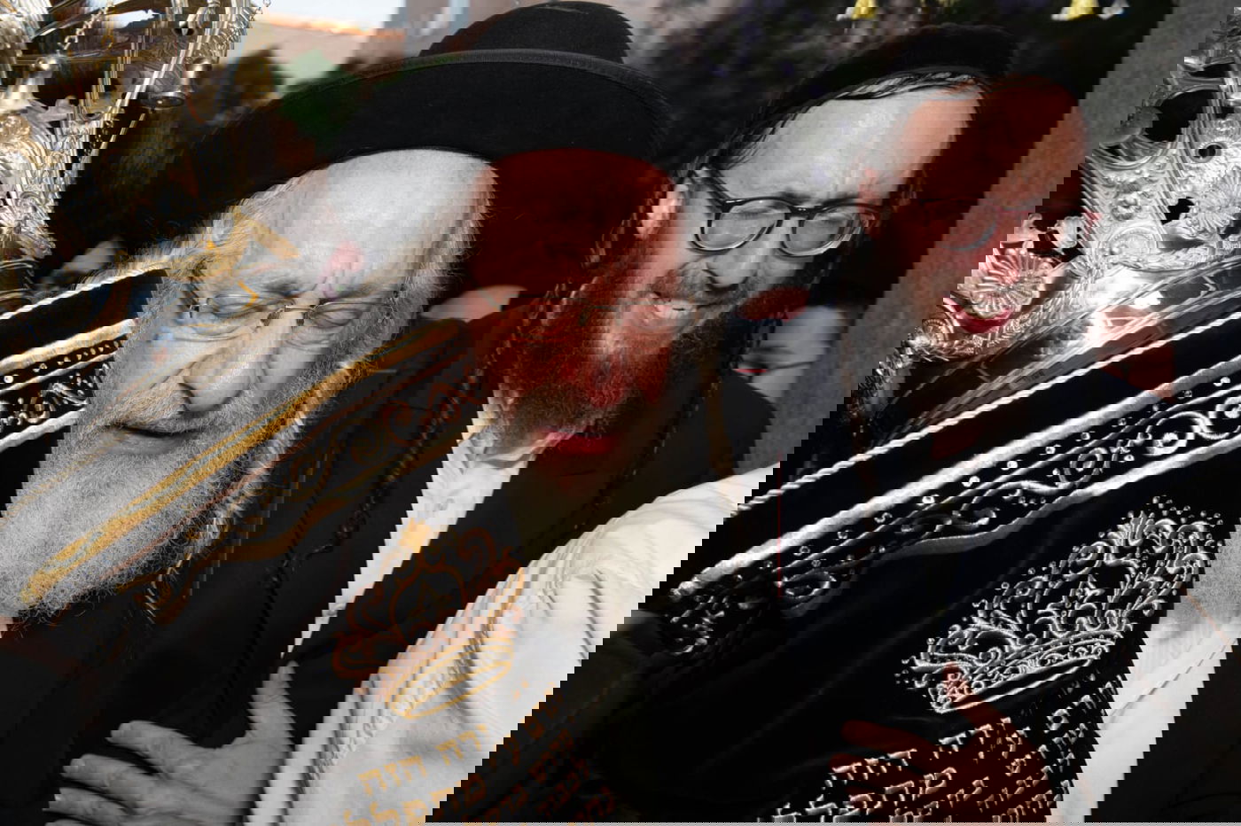 שני ספרי תורה לע"נ המשפיע רבי קלמן גולדשמידט זצ"ל