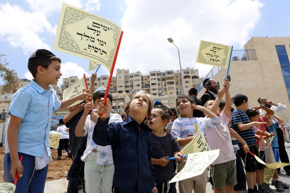 הגר"ח קנייבסקי ביקר בת"ת 'סוכת דוד' ובסמינר 'דרכי רחל'