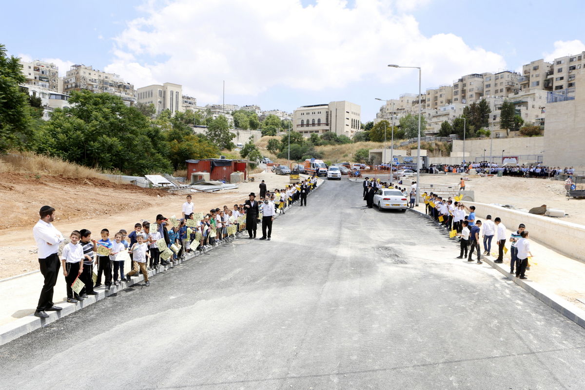 הגר"ח קנייבסקי ביקר בת"ת 'סוכת דוד' ובסמינר 'דרכי רחל'