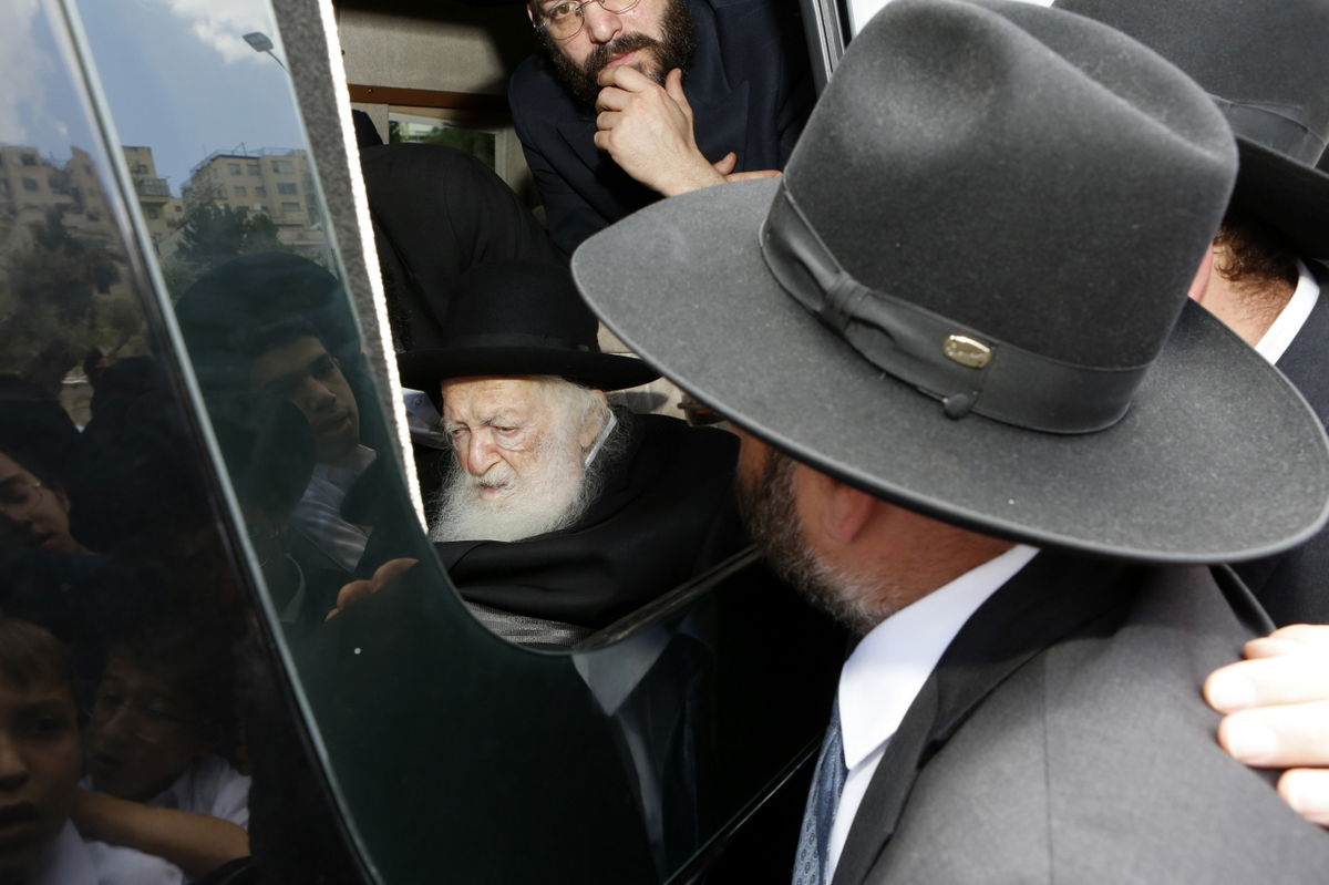 הגר"ח קנייבסקי ביקר בת"ת 'סוכת דוד' ובסמינר 'דרכי רחל'