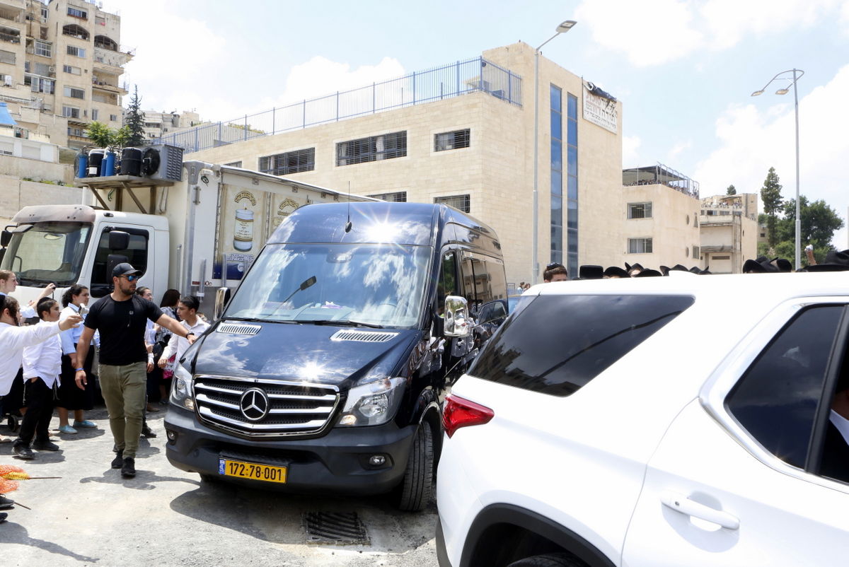 הגר"ח קנייבסקי ביקר בת"ת 'סוכת דוד' ובסמינר 'דרכי רחל'