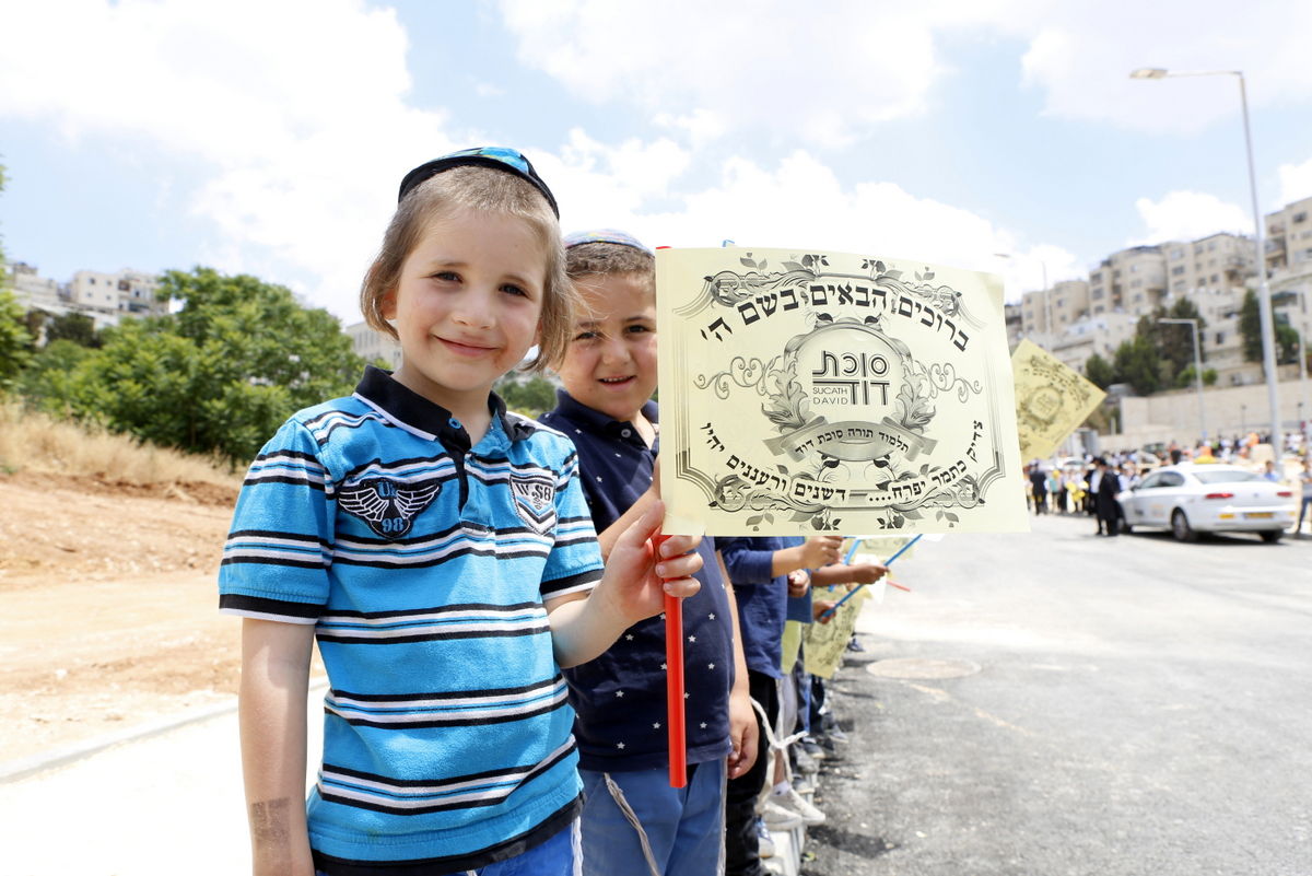 הגר"ח קנייבסקי ביקר בת"ת 'סוכת דוד' ובסמינר 'דרכי רחל'