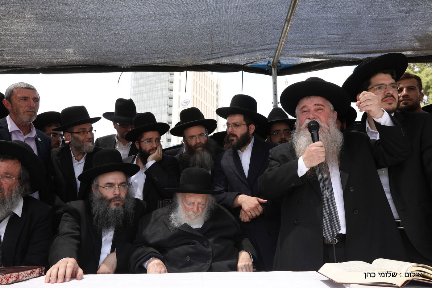 הגר"ח קנייבסקי ביקר בת"ת 'סוכת דוד' ובסמינר 'דרכי רחל'