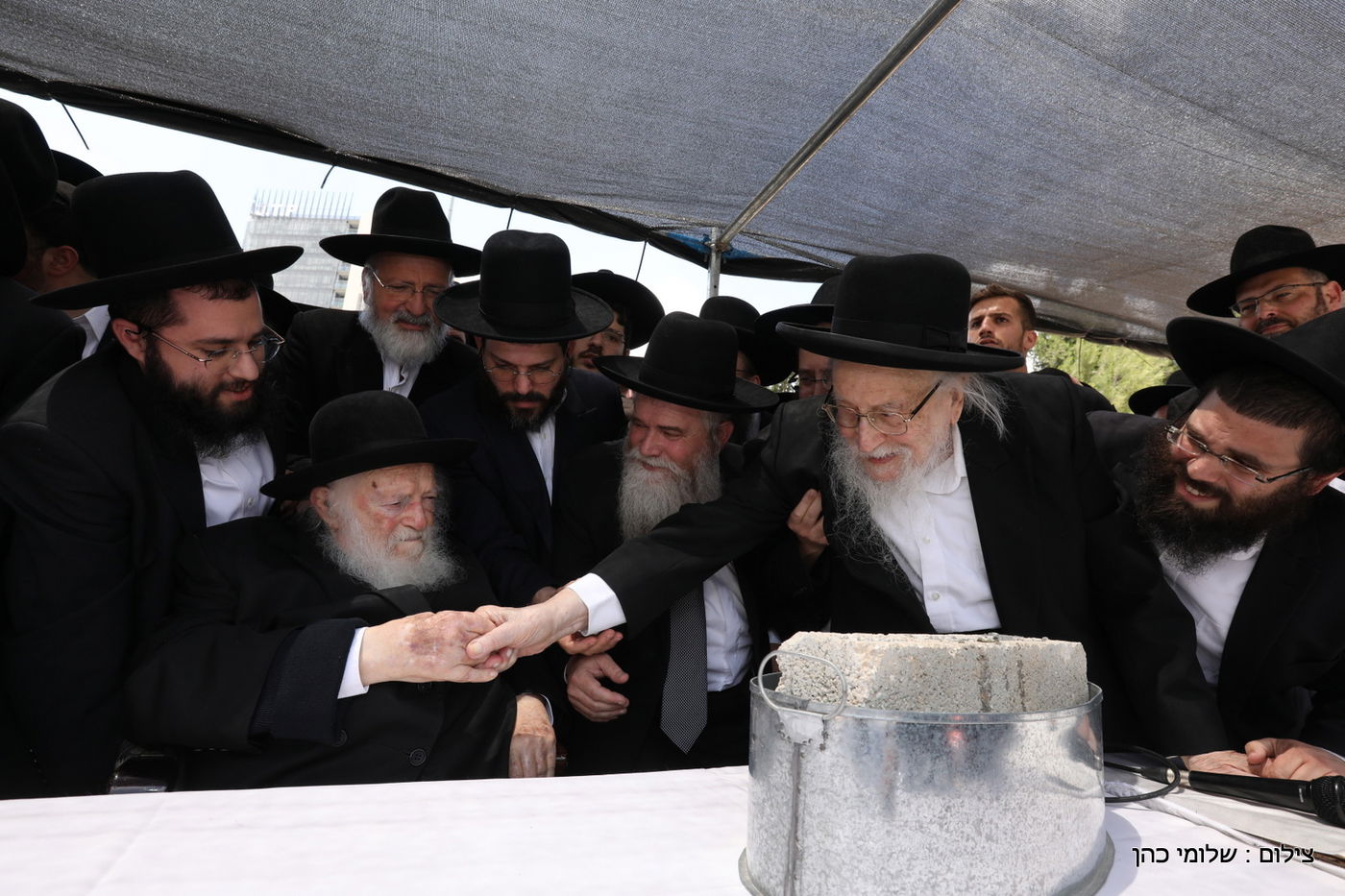 הגר"ח קנייבסקי ביקר בת"ת 'סוכת דוד' ובסמינר 'דרכי רחל'