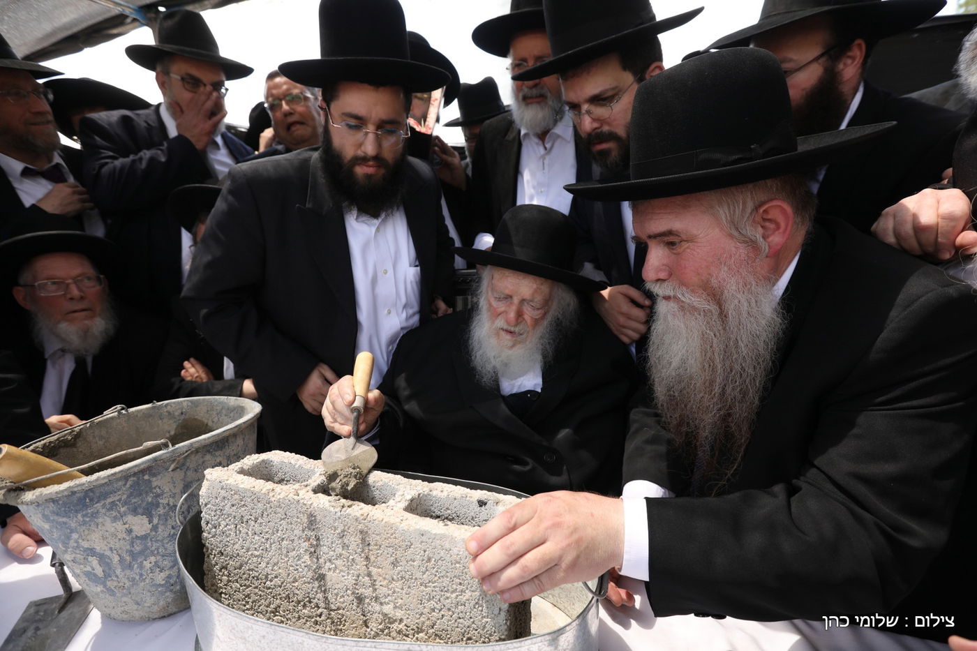 הגר"ח קנייבסקי ביקר בת"ת 'סוכת דוד' ובסמינר 'דרכי רחל'