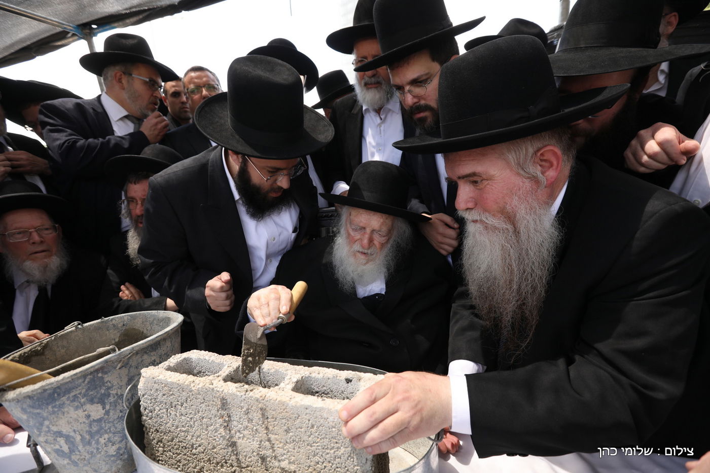 הגר"ח קנייבסקי ביקר בת"ת 'סוכת דוד' ובסמינר 'דרכי רחל'