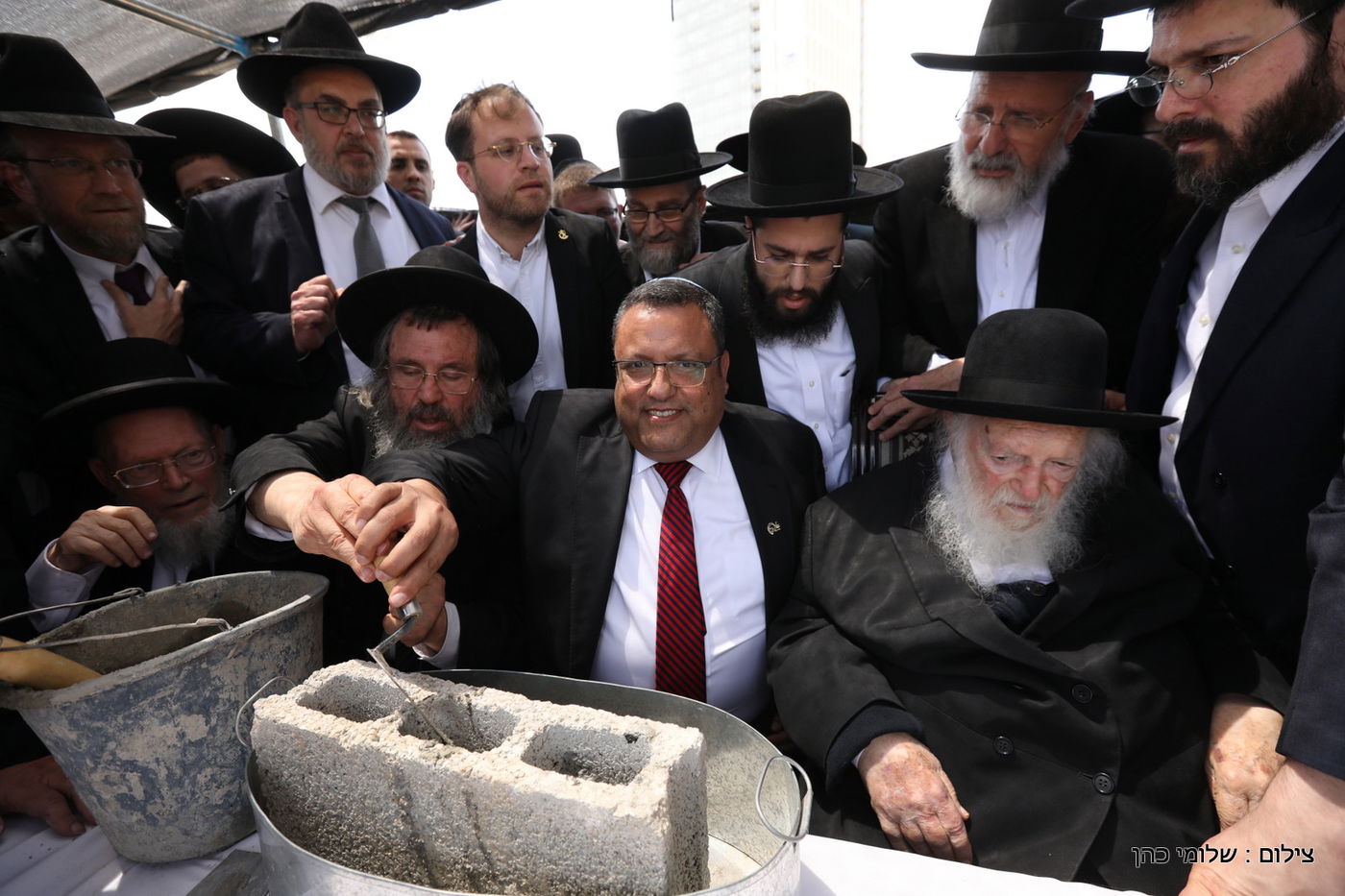 הגר"ח קנייבסקי ביקר בת"ת 'סוכת דוד' ובסמינר 'דרכי רחל'