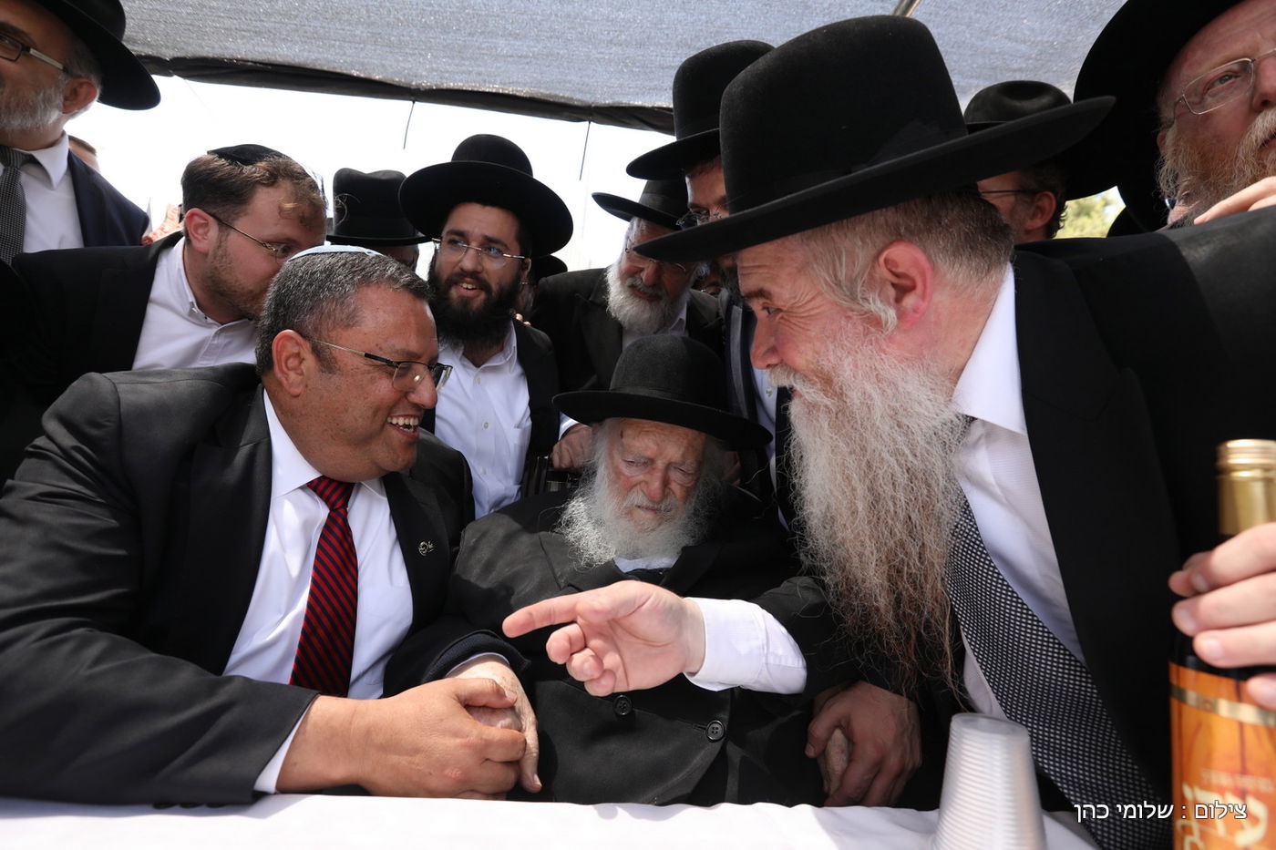 הגר"ח קנייבסקי ביקר בת"ת 'סוכת דוד' ובסמינר 'דרכי רחל'