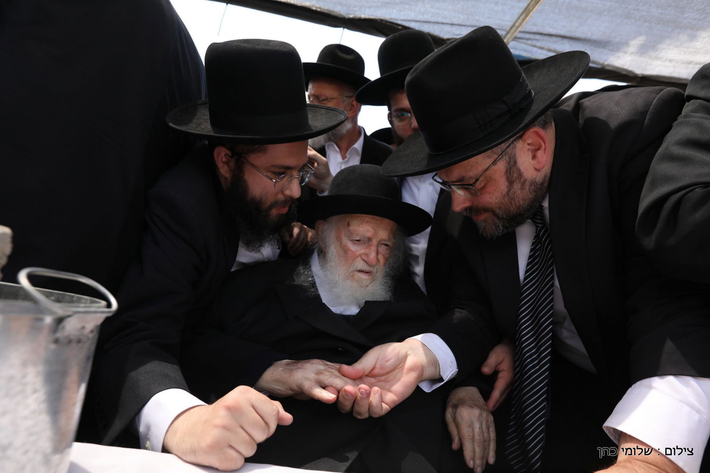 הגר"ח קנייבסקי ביקר בת"ת 'סוכת דוד' ובסמינר 'דרכי רחל'