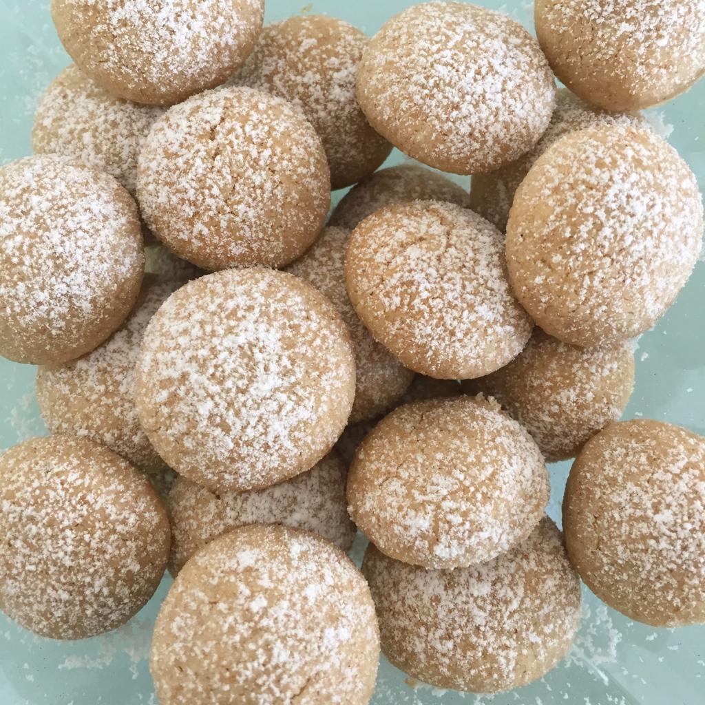 מתכון לעוגיות ביס חמאה ושקדים שנמסות בפה