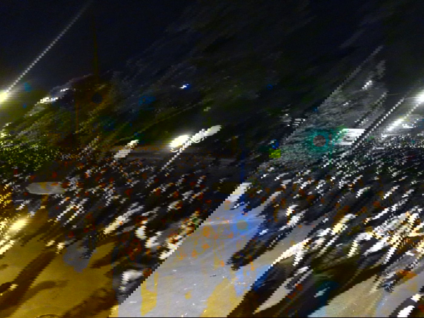 האדמו"ר מצאנז רקד עם נכדו לעיני אלפי החסידים